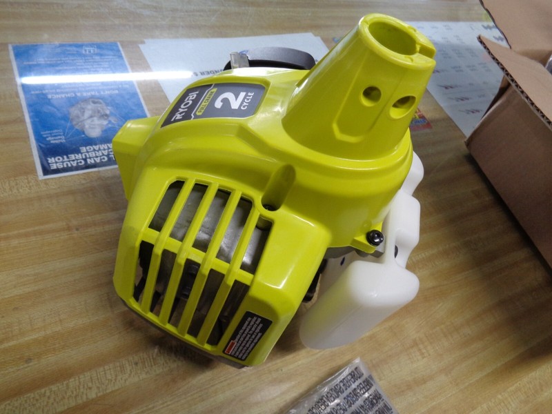 25CC GENUINE RYOBI 2 STROKE ENGINE VERTICAL OR HORIZONTAL RT253, RY254 WEEDER gallery