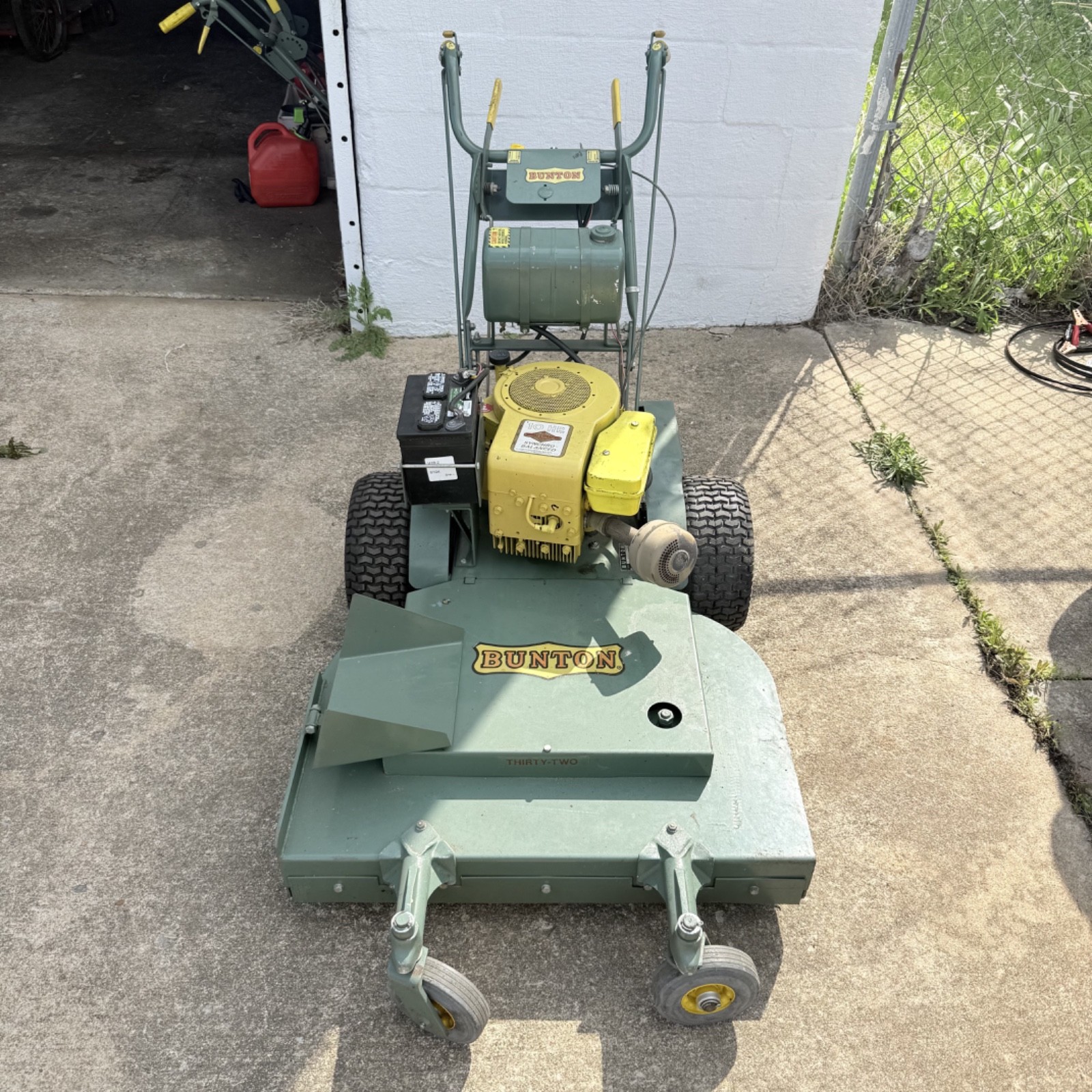 Bunton 32" Walk Behind Mower Electric Start Self Propelled W/ Briggs 10hp gallery