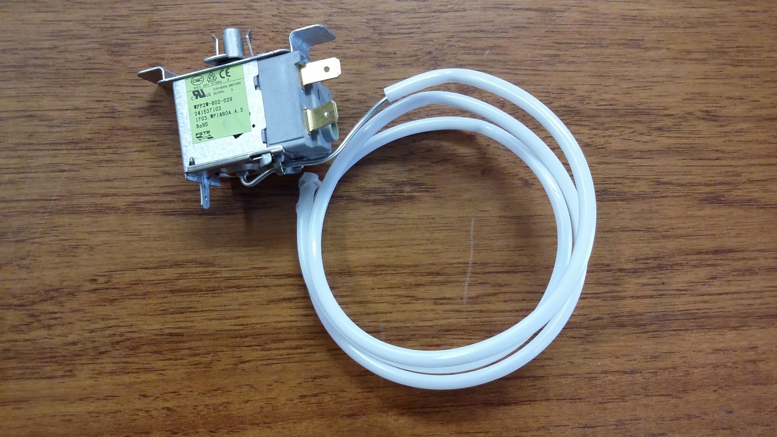 NEW Frigidaire Refrigerator Temp Control Thermostat 241537103 gallery