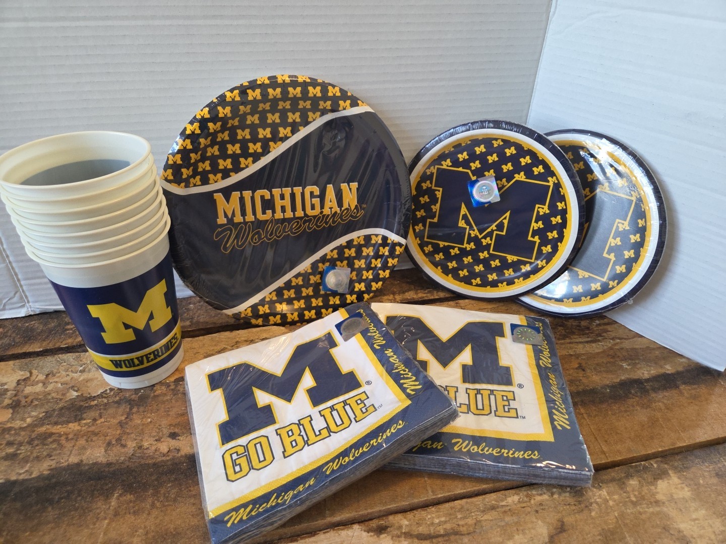 Michigan Wolverines NCAA College University Sports Party Paper Goods Official gallery