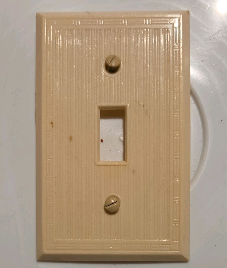 Vtg Ivory Art Deco Border Fine Ribbed Single Gang Outlet Cover Plate Bakelite gallery
