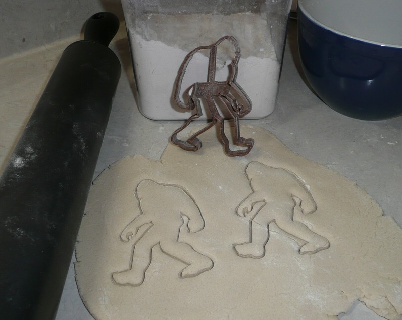 SASQUATCH BIG FOOT SIGHTING CRYPTID BIGFOOT YETI COOKIE CUTTER USA PR2322 gallery