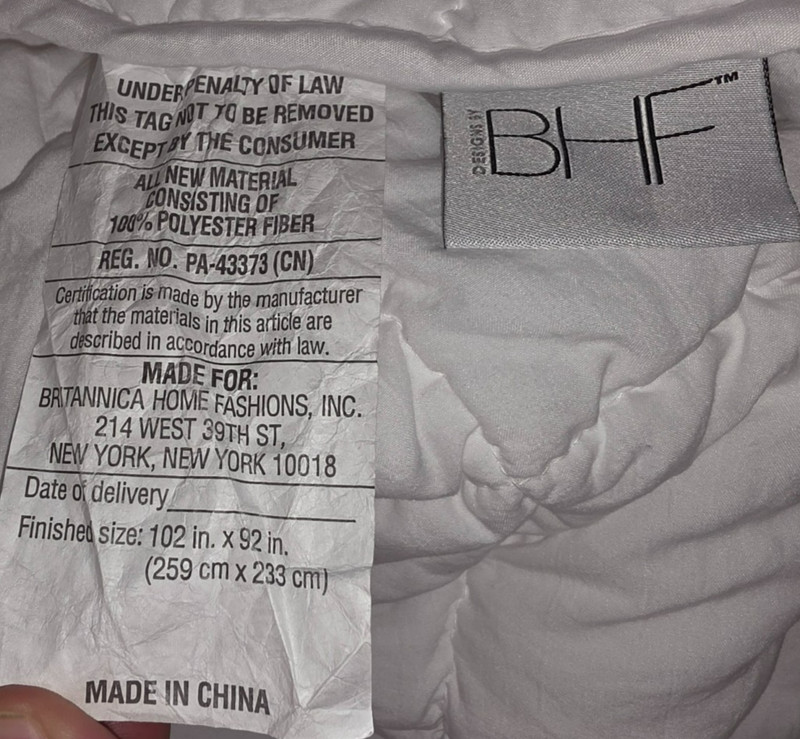 Laurel 2-piece Puff Comforter Set - White - King Size - 1 Comforter 1 Sham USED gallery