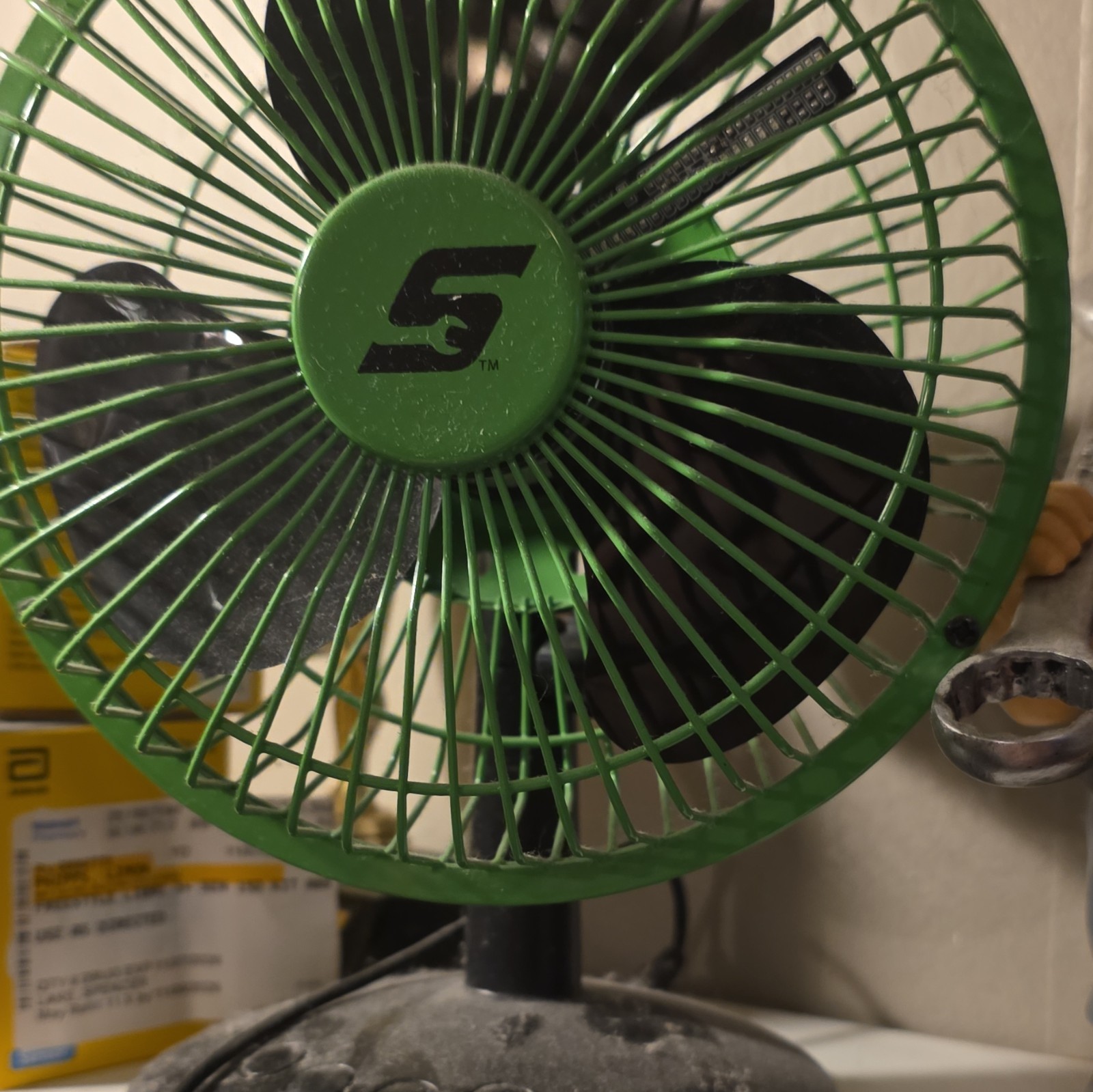 Snap-on USB Powered LED Table/Desk Fan Green/Black 2-Speed Push Button gallery