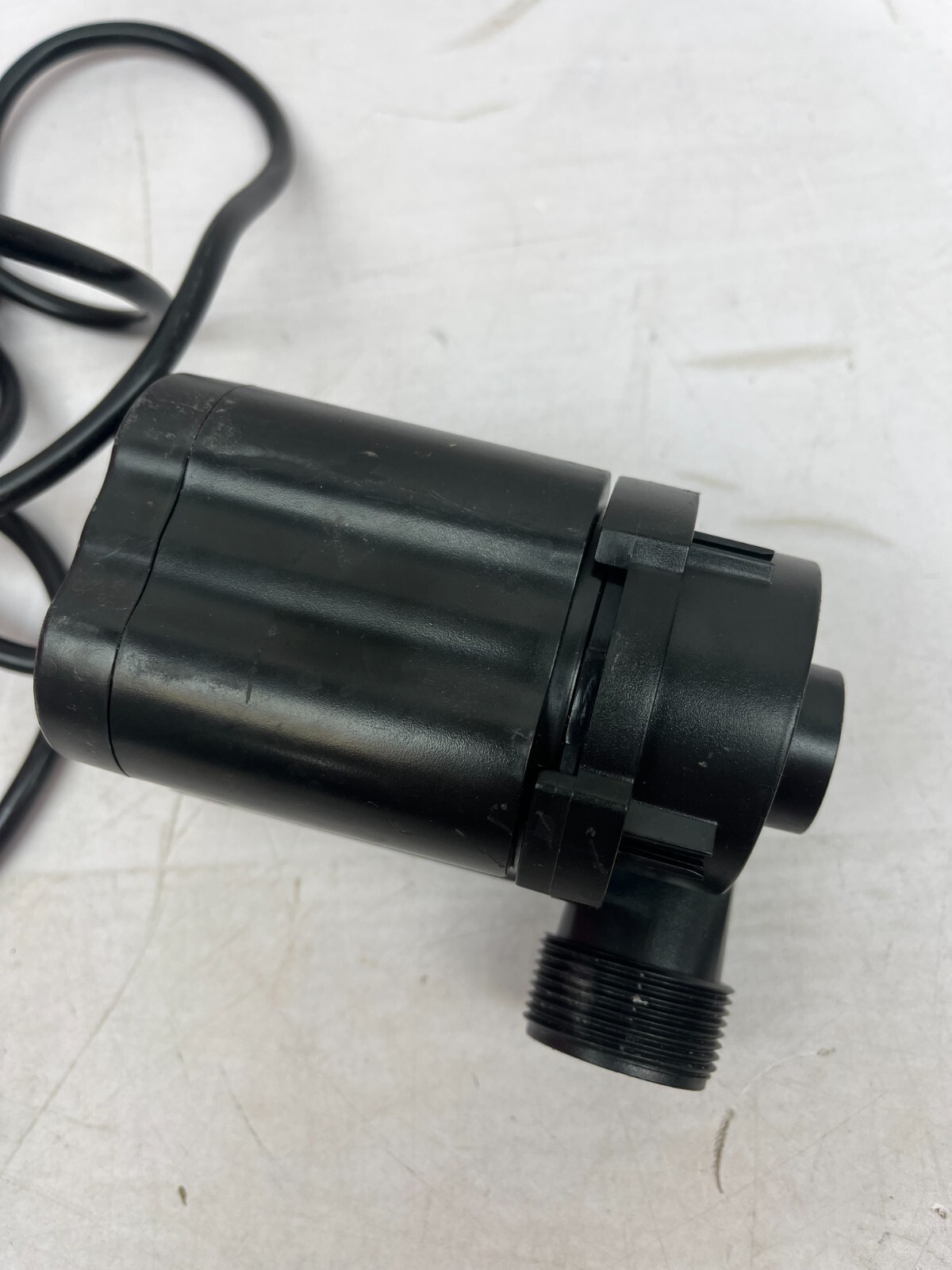 TotalPond 2000 GPH Waterfall Pump 52321 AM25 gallery