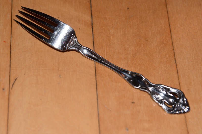 Oneida Cube Stainless MICHAELANGELO Glossy Dinner Fork 7-1/4" gallery