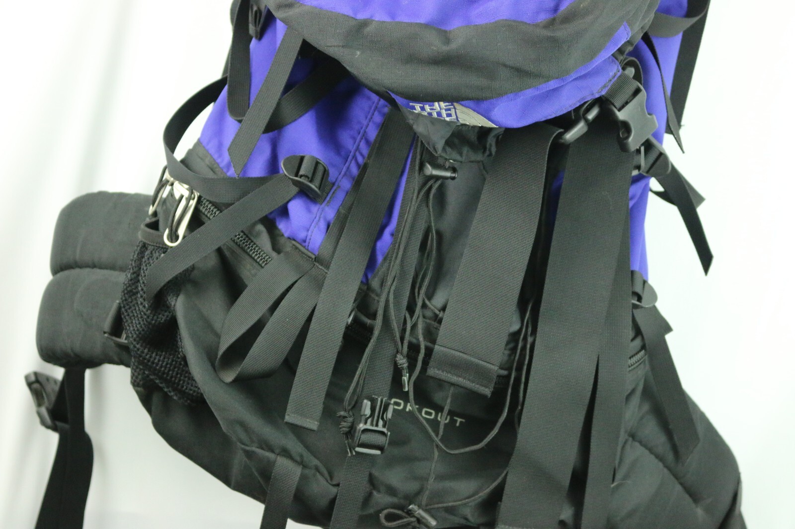 North Face Lookout Hiking Camping Backpack with Integrated Rigid Frame 2
