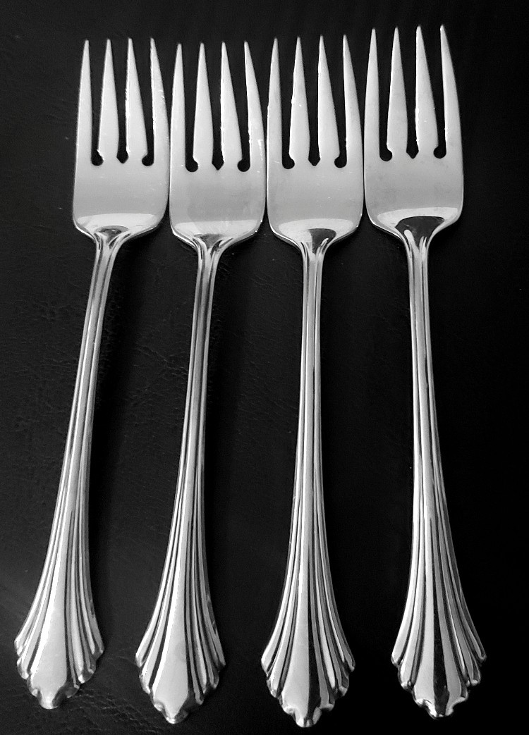 Oneida Rembrandt Distinction Deluxe Stainless Steel Salad Forks Lot of 4 D282 gallery