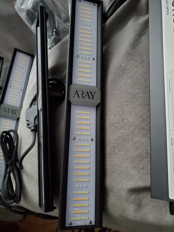 Migro Array 4 250W Grow Light - Lightly Used gallery