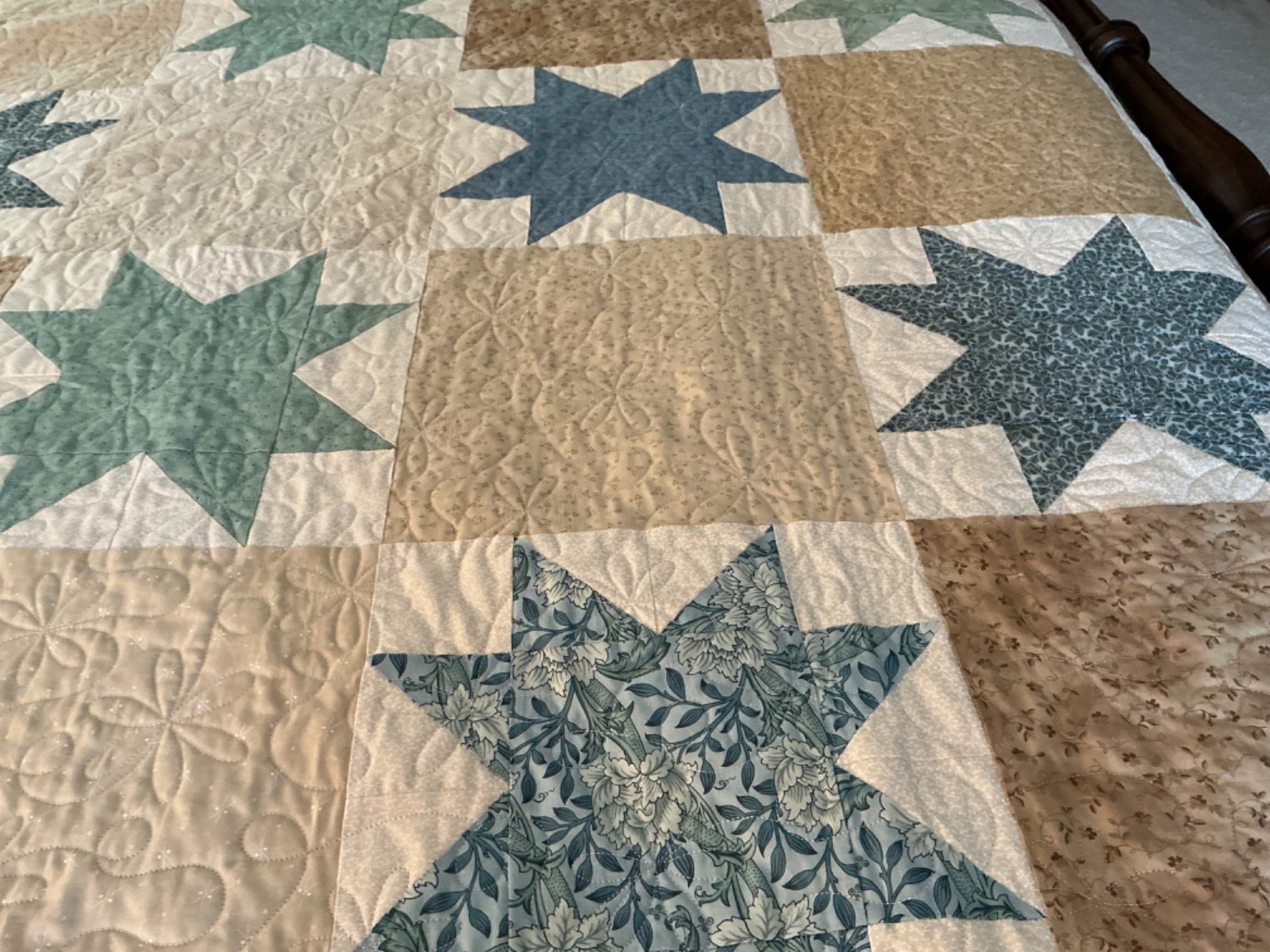 Queen Size Handmade Patchwork Quilt with Blue and Green Stars and Two Shams gallery