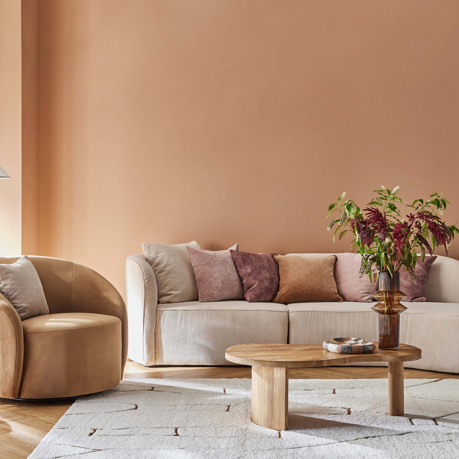 Porter's Paints 2L Light Ross Eggshell Finish Broadwall Paint gallery