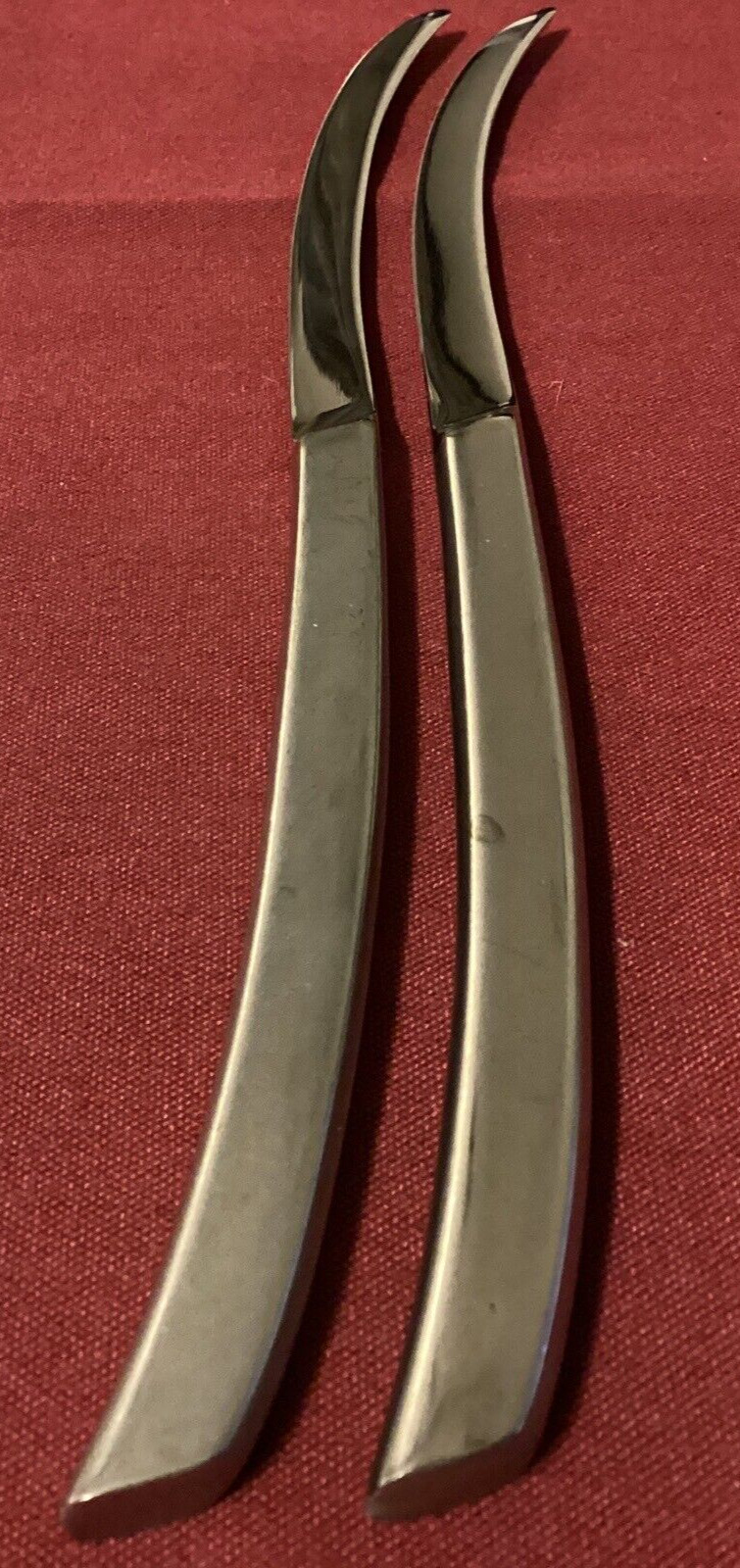 WILLOW Pottery Barn PBN38 2 Dinner Knives Used 18/10 Stainless Korea Flatware gallery
