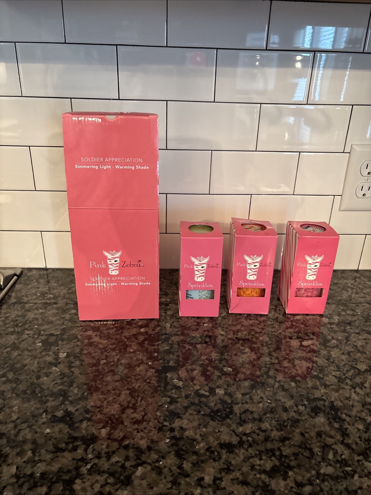 Pink Zebra, Soldier Appreciation Simmering Light Warming Shade With 3 Boxes Wax gallery