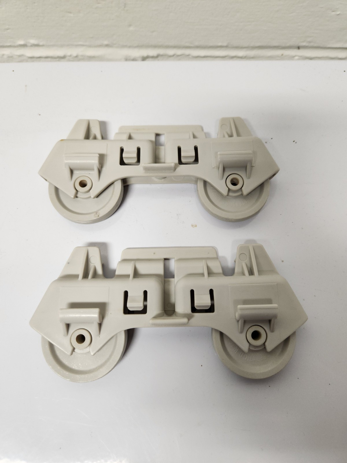 Whirlpool WDT730HAMZ0 Dishwasher Set of 2 Lower Dishrack Wheels WPW10082868 gallery