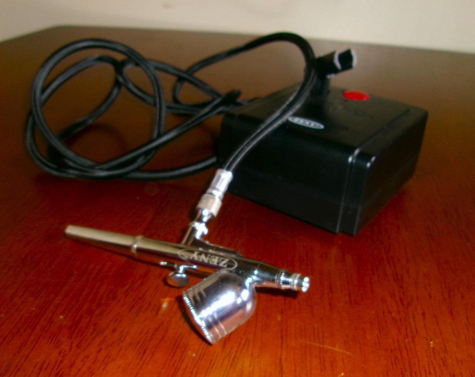 Zeny Mini Air Brush Compressor 12V. 25 PSI. gallery