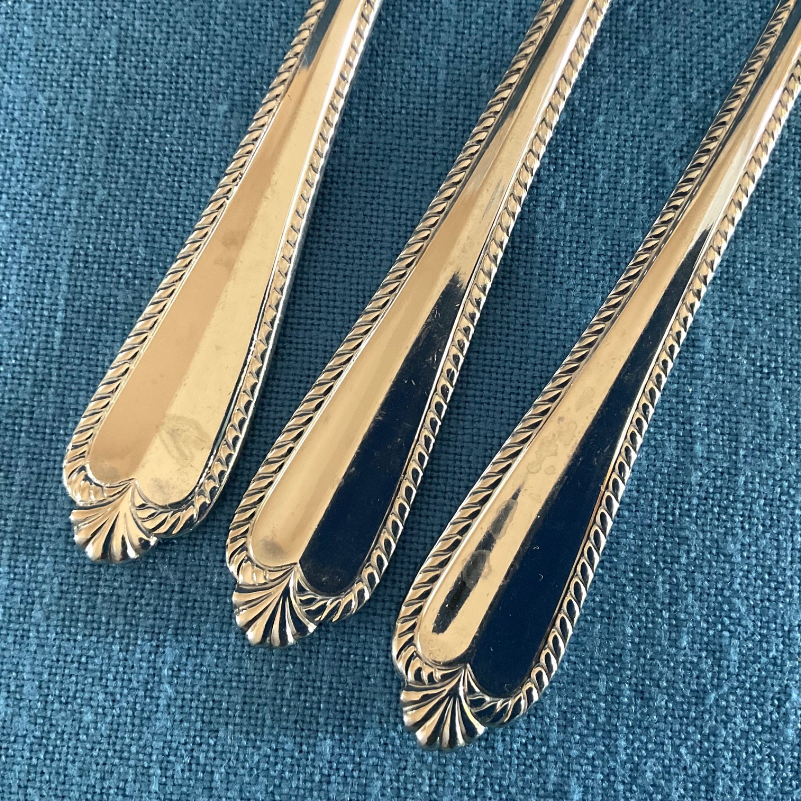 Hampton Silversmiths RENEE 3 Dinner Forks 8” Glossy Rope Edge Great Condition gallery