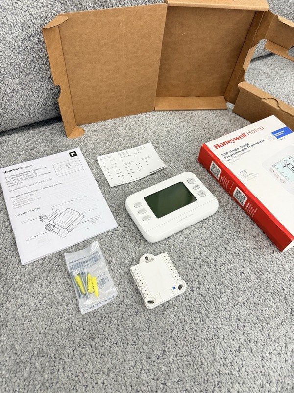 Honeywell X2P Single Stage Programmable Thermostat RTH20B Home 1 Heat/1 Cool NEW gallery