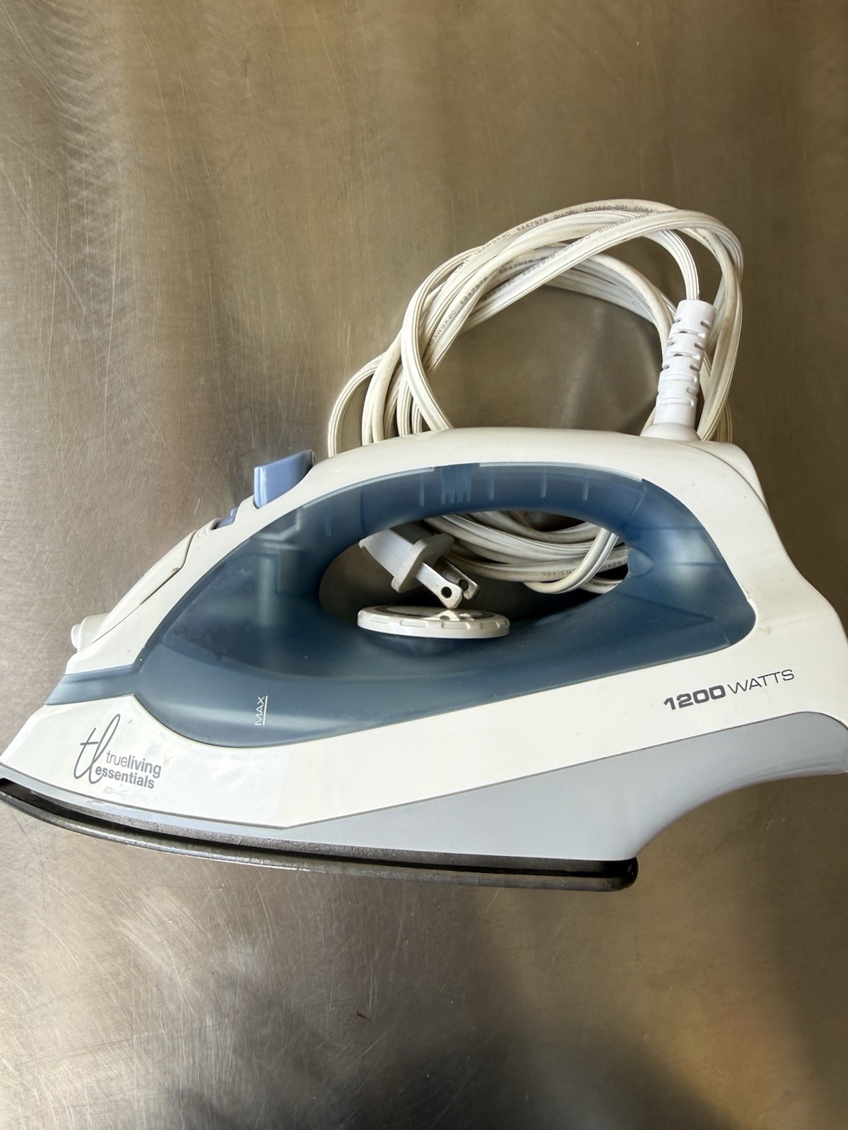True Living Essentials Steam Iron Model TLE- 1700 / 1200W. Tested Works! gallery