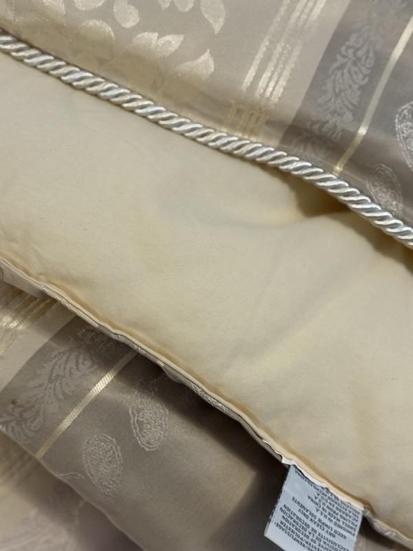 Croscill Home Comforter + 2 Shams QUEEN Jaquard soft yellow Beige white Corded gallery