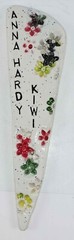 STUDIO POTTERY UK HAND MADE CERAMIC PLANT MARKER CLARK OR ANNA HARDY KIWI – EUC!