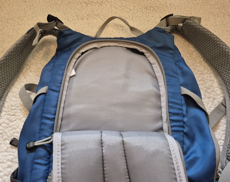 Eddie Bauer Large Capacity Dayhike Backpack 12 Compartment W/ Bladder Storage 5