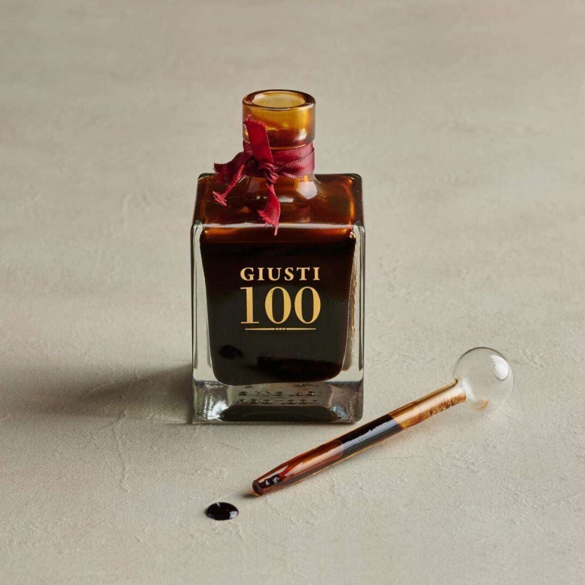 Giuseppe Giusti: Balsamic Vinegar Modena Luxury Reserve 100 years (100 ml) gallery