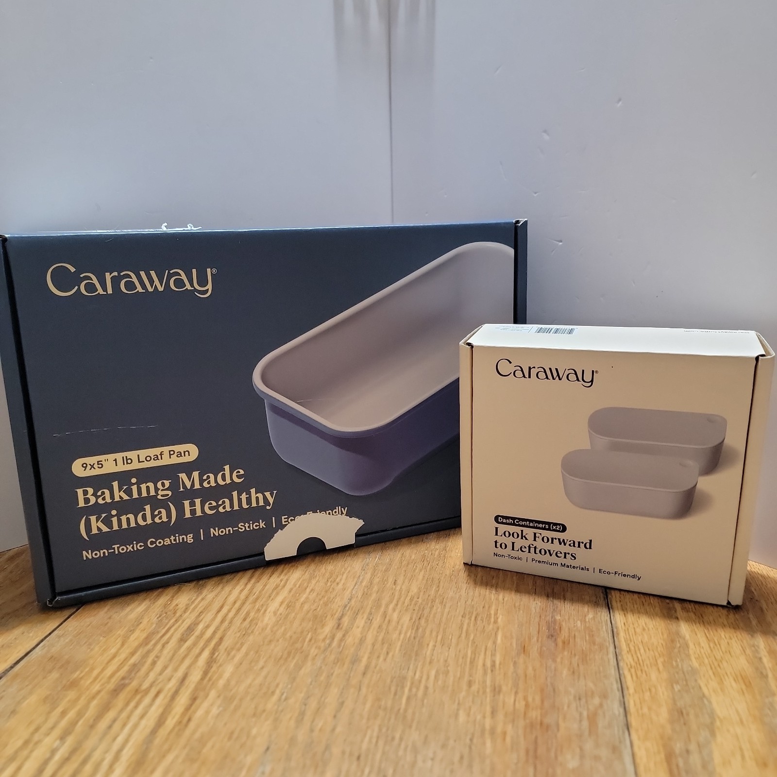 Non-Stick Ceramic 1 lb Loaf Pan + Dash Containers New Open Box gallery