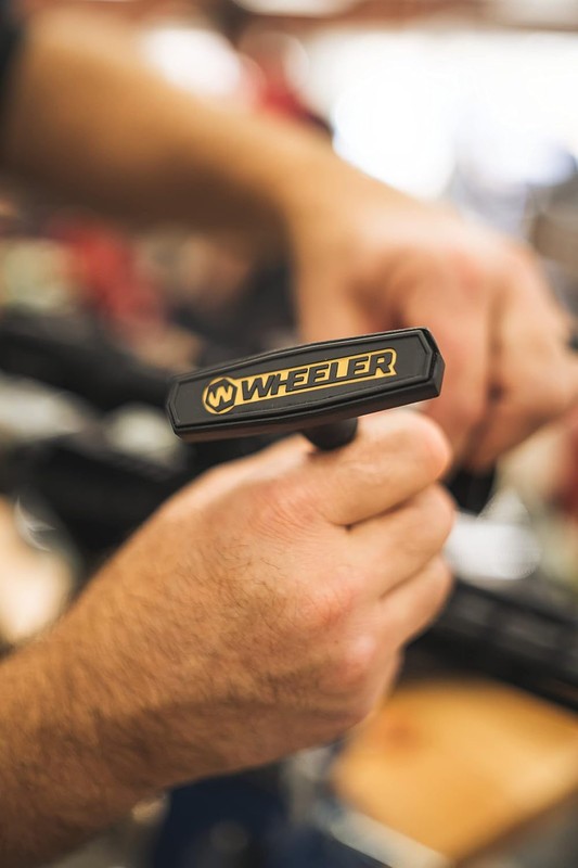 F.A.T. Stix with 12 Screwdriver Bits, 5 Torque Limiters, and Storage Case for Fi gallery