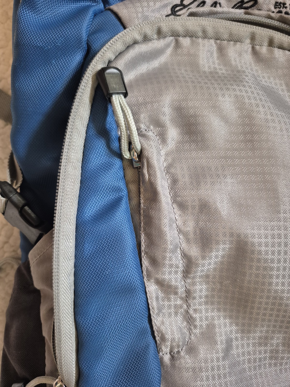 Eddie Bauer Large Capacity Dayhike Backpack 12 Compartment W/ Bladder Storage 4