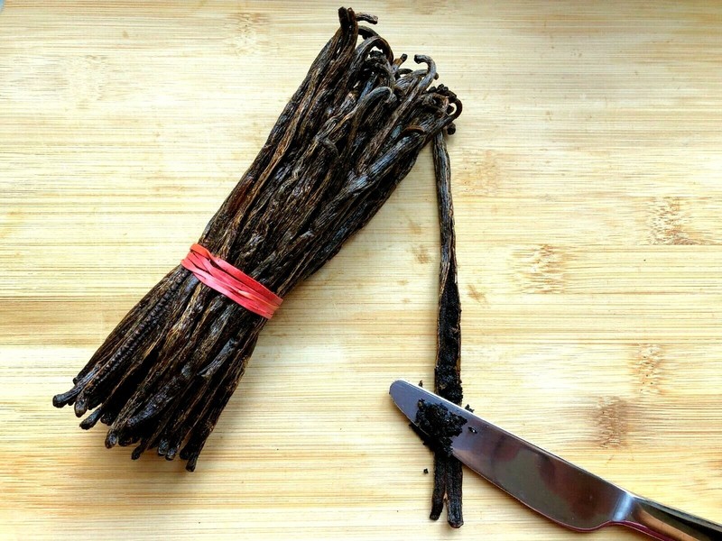 Madagascar Bourbon Vanilla Beans Grade B - Great for Extraction & Baking gallery
