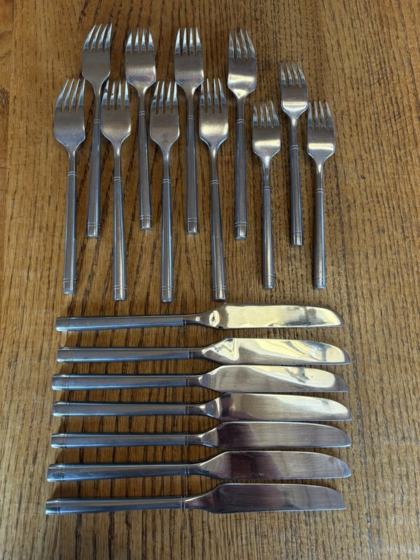Hampton Silversmith Ritz Satin Stainless Flatware Forks Knives Silverware Lot 18 gallery