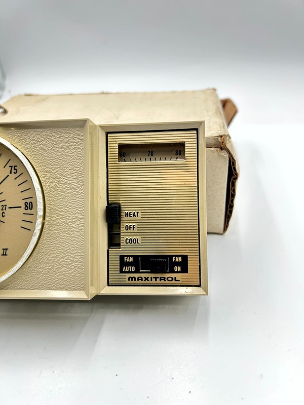 Vintage Maxitrol Selectra II Mechanical Thermostat Heat/Cool Off Wall Mounted gallery