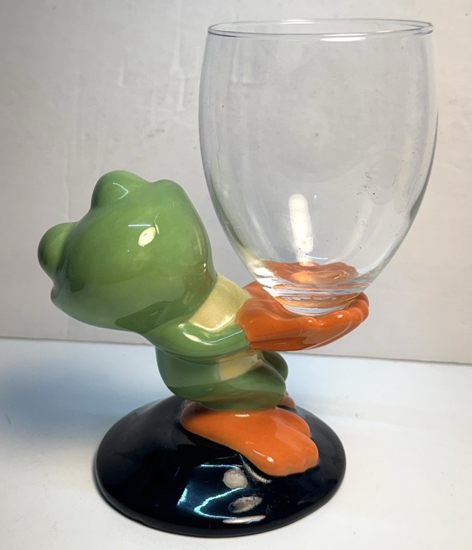 Rainforest Cafe Cha Cha Tree Frog Wine Glass Goblet gallery