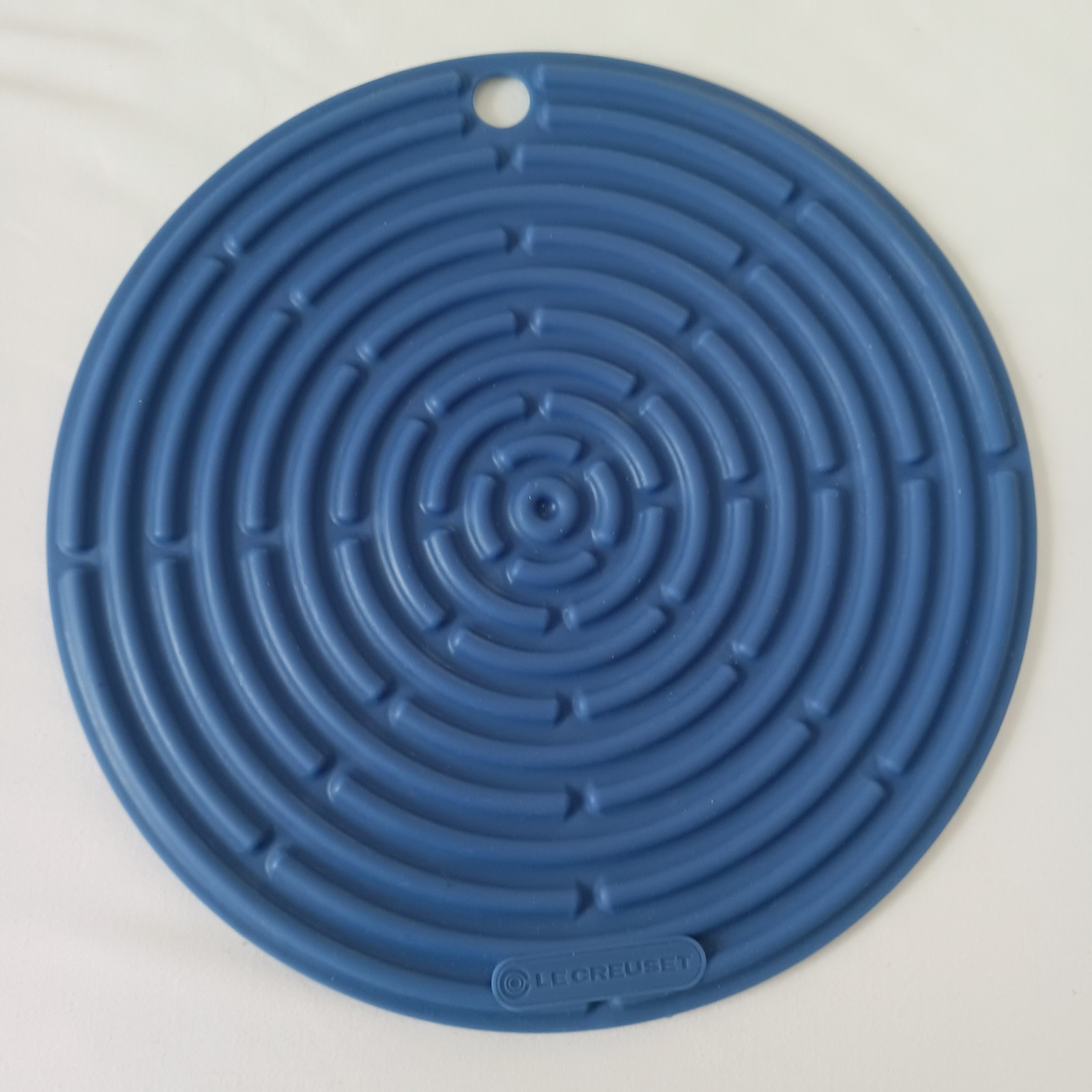 Le Creuset Cool Tool Azure/Marseille Blue Silicone Surface Protector Trivet 8" gallery
