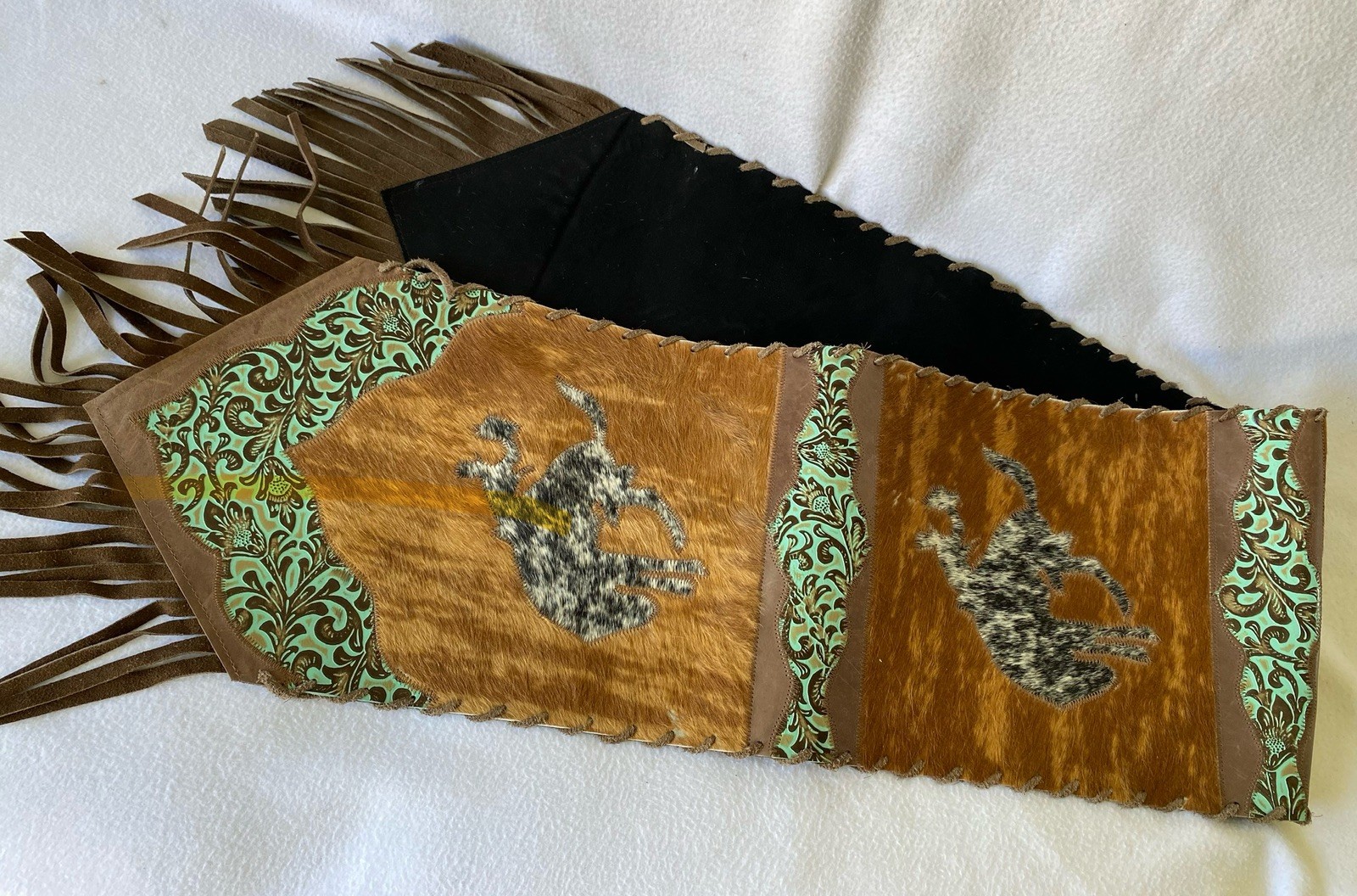 TERRIFIC Genuine Cowhide Buckaroo BUCKING HORSE Table Runner~67" x 11-1/2"~EUC gallery