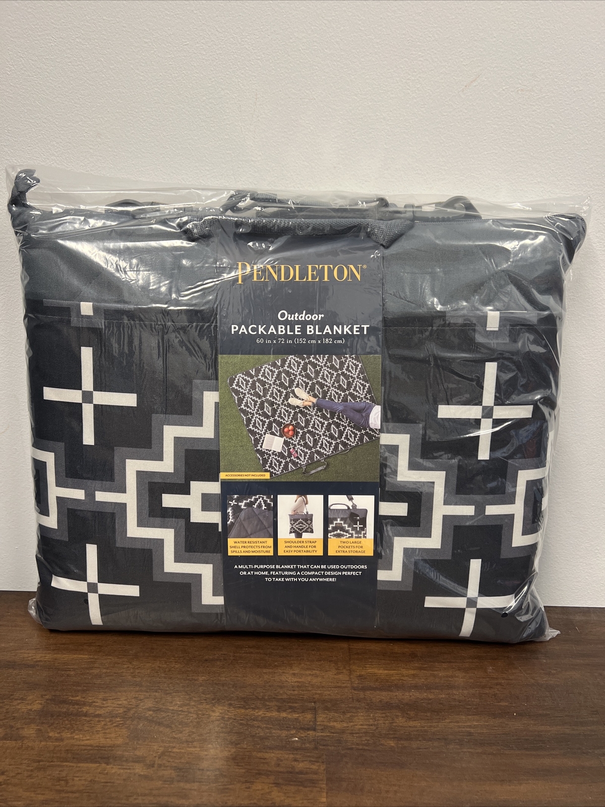 Pendleton Outdoor Packable Blanket Picnic Tailgate Folds & Zips 60x72 inches gallery