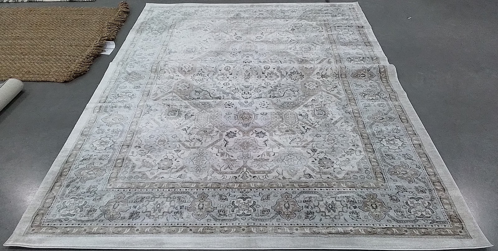 CREAM / BEIGE 6'-7" x 9'-0" Back Stain Rug, Reduced Price 1172801685 ISA916B-7 gallery