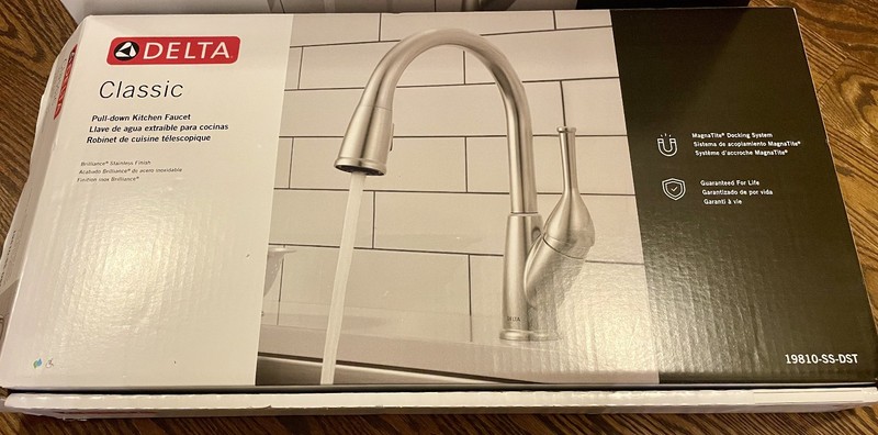 Delta Classic 1-Handle Pull-Down Kitchen Faucet Stainless 19810-SS DST gallery