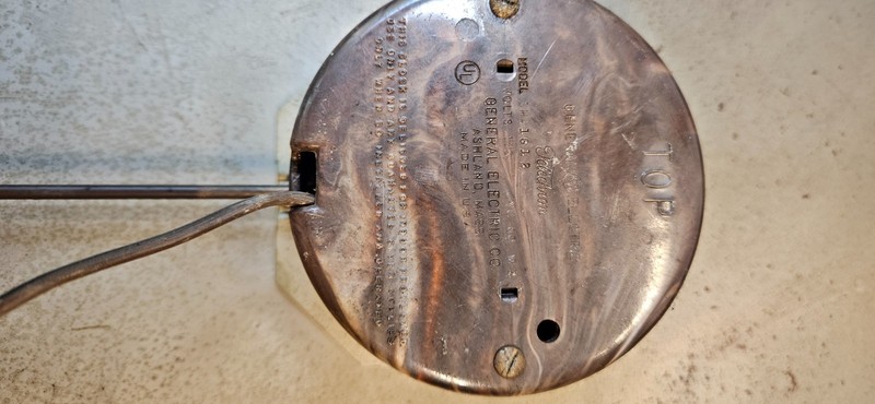Vintage G. E. Telechron red dot school wall clock runs needs cleaned gallery