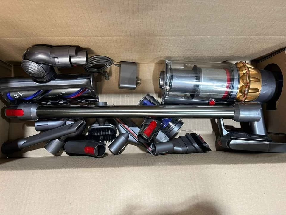Dyson V15 Detect Cordless Stick Vacuum Cleaner with Extra Attachmnets gallery