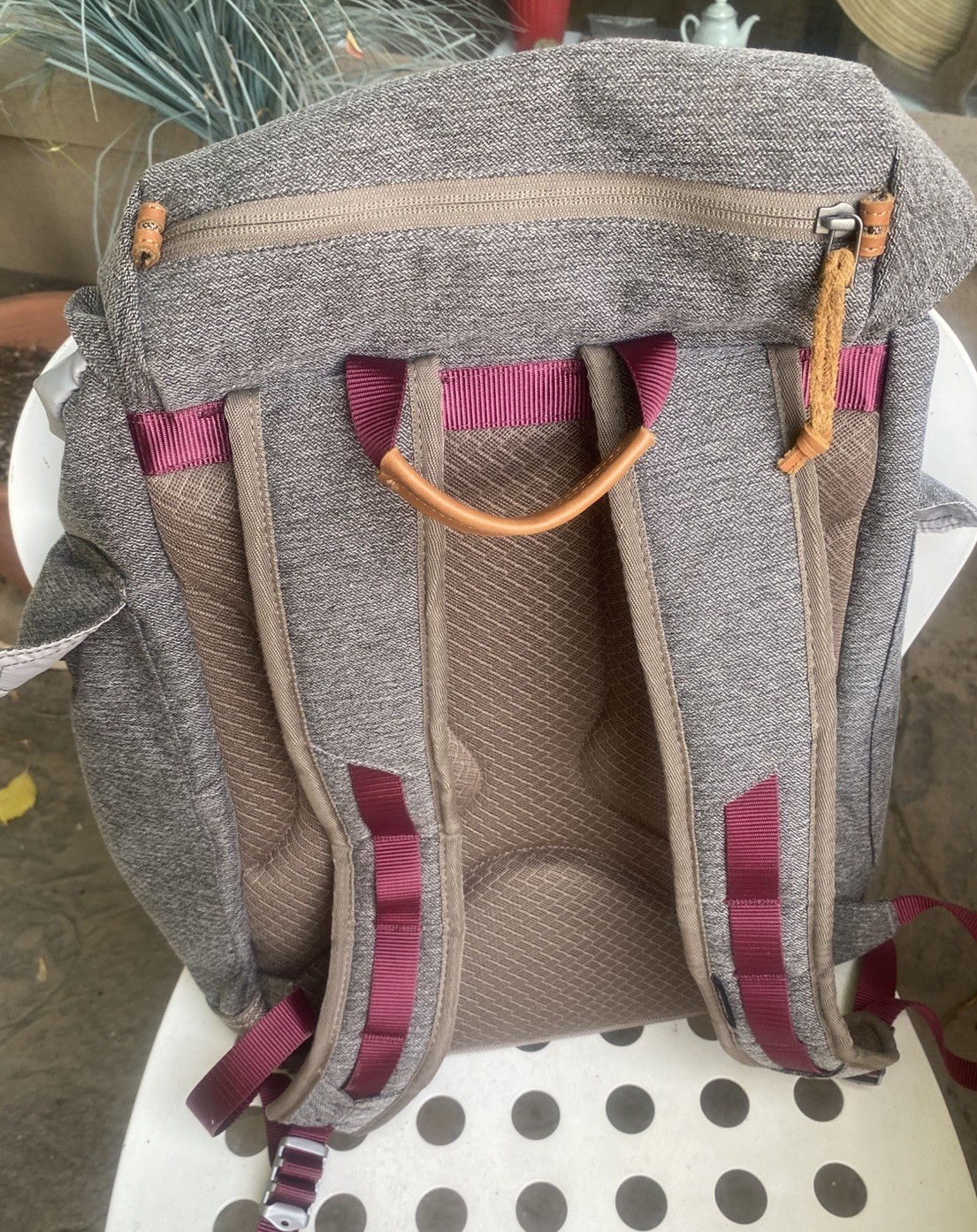 Eddie Bauer Bygone 25L Top-Load Rucksack Backpack Heather Gray Bygone 2