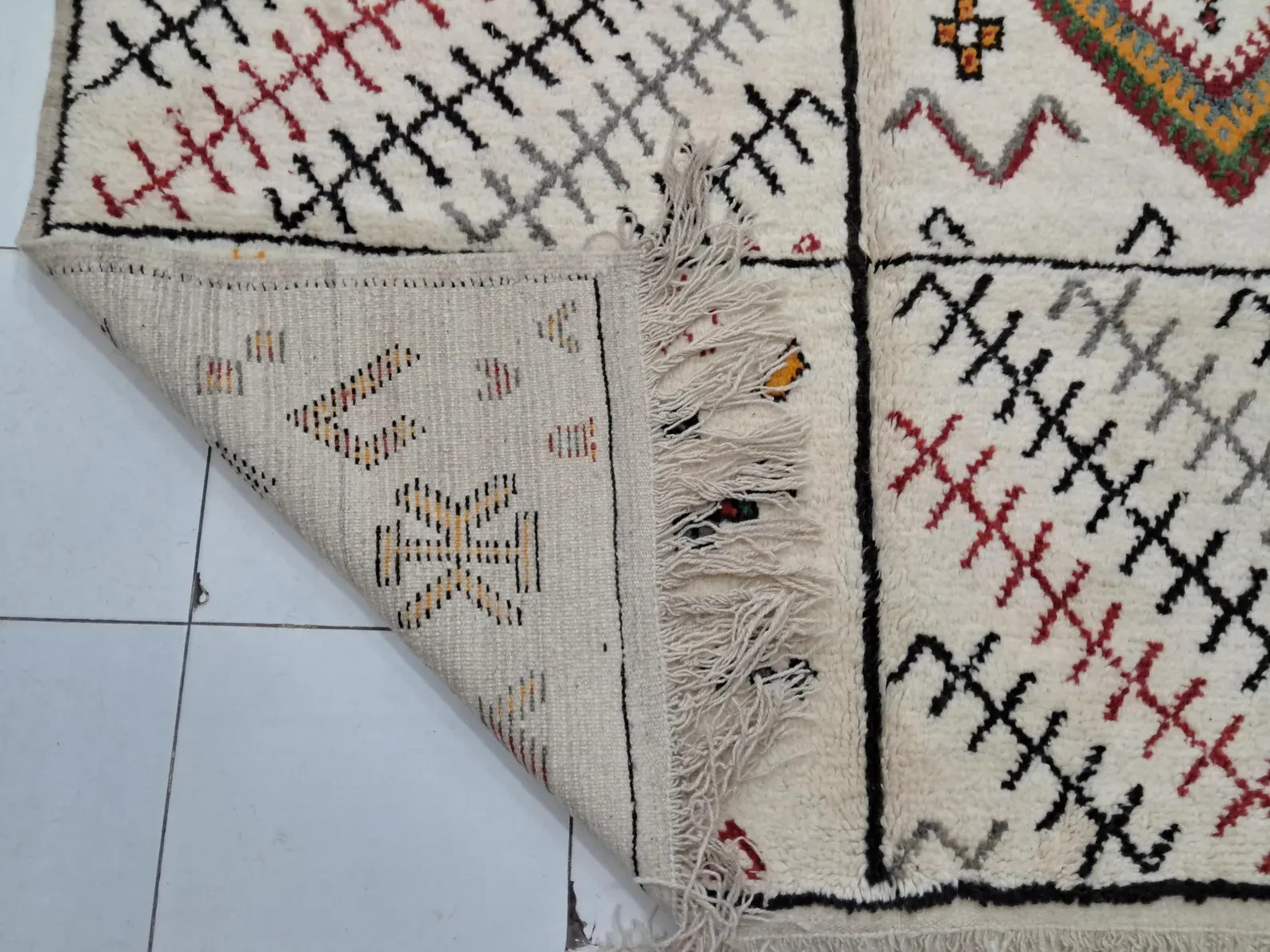 Handmade Berber Azilal Rug: Moroccan Wool Carpet gallery