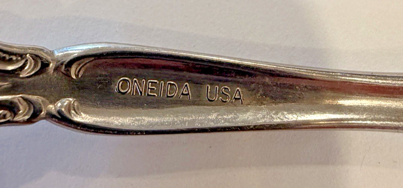 Oneida Community Stainless Brahms Replacement Dinner Fork 7 1/4" gallery