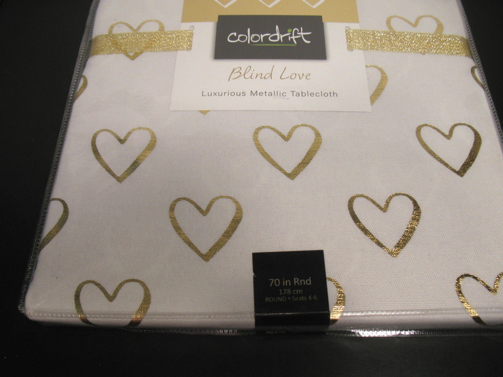 COLORDRIFT 70" ROUND TABLECLOTH METALLIC BLIND LOVE HEARTS IMPERFECT NEW gallery