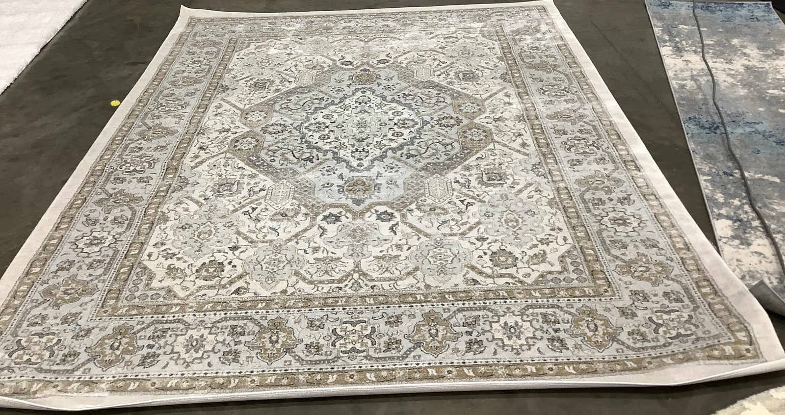 CREAM / BEIGE 6'-7" x 9'-0" Back Stain Rug, Reduced Price 1172683408 ISA916B-7 gallery