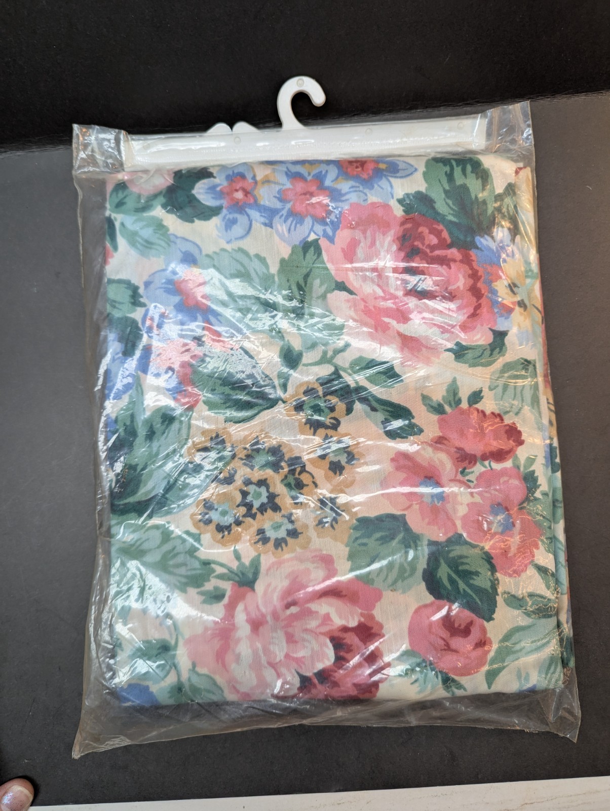 Window In A Bag Somerton 5 Piece Set Curtains 56 x 84 Tiebacks Pouf Valance gallery