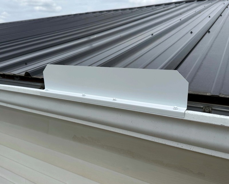GUTTER VALLEY SPLASH GUARD-STRAIGHT (3 CT) gallery