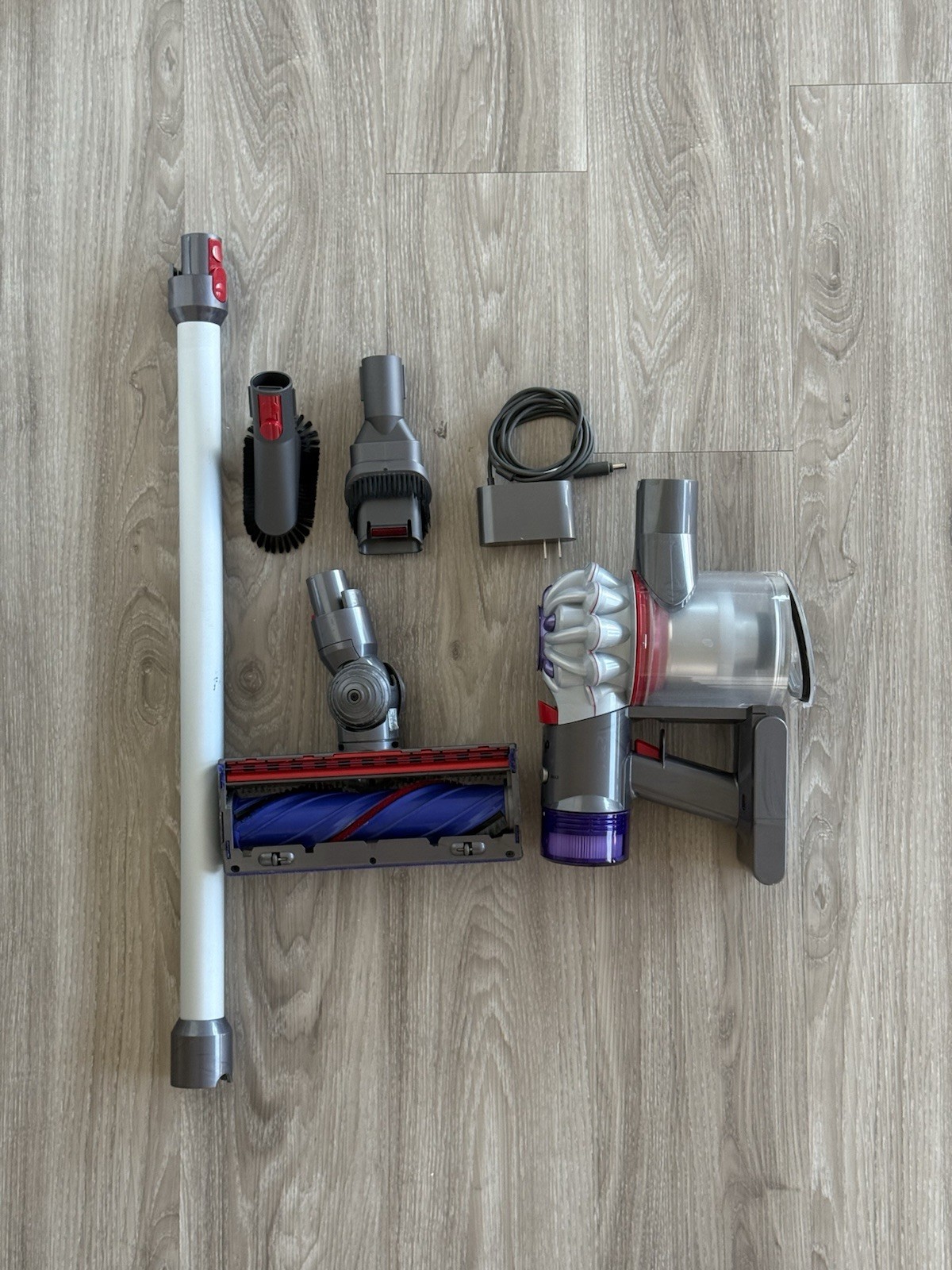 Dyson V7 Advanced Cordless Stick Vacuum Cleaner, Silver gallery