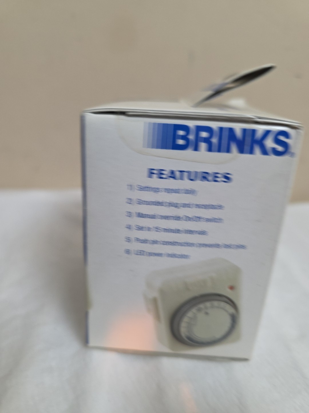 Brinks 42-1020 Mechanical Timer Grounded Plug 120V For Indoor Use Only gallery