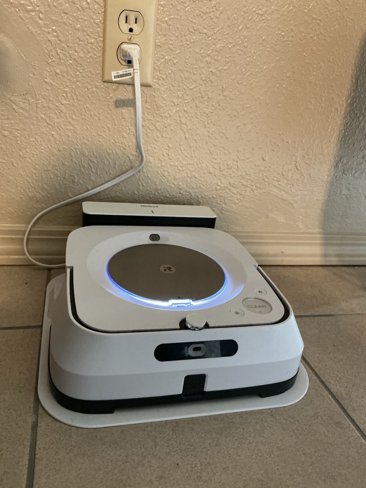 iRobot Braava Jet M6 Wi-Fi Connected Robot Mop White M611020 gallery